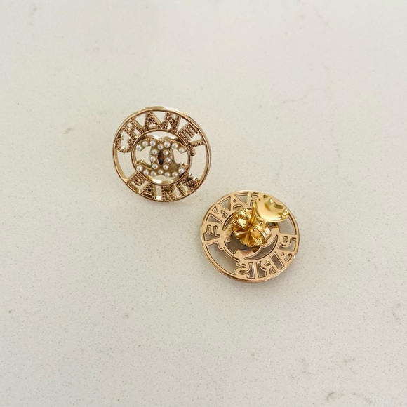 Luxury Gold/Faux Pearl Logo Repurposed Button Earring 25mm - Picture 2 of 2